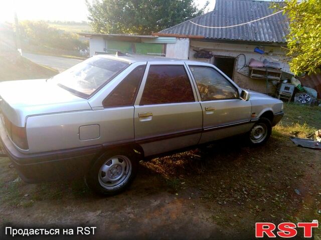 Серый Рено 21, объемом двигателя 1.7 л и пробегом 0 тыс. км за 700 $, фото 2 на Automoto.ua
