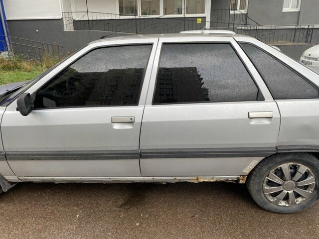 Рено 21 1990 в Шостке на Automoto.ua Серый Рено 21, объемом двигателя 1.7 л и пробегом 1000 тыс. км за 1200 $, фото 2 на Automoto.ua