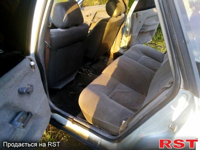 Серый Рено 21, объемом двигателя 1.7 л и пробегом 0 тыс. км за 700 $, фото 3 на Automoto.ua