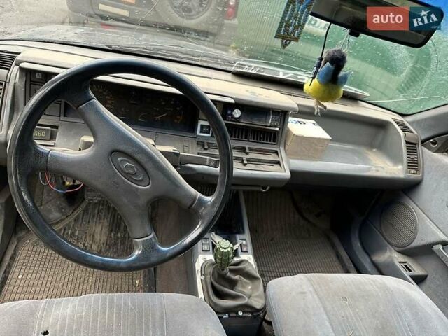Сірий Рено 21, об'ємом двигуна 2.2 л та пробігом 250 тис. км за 652 $, фото 4 на Automoto.ua