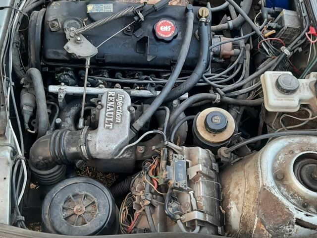 Сірий Рено 21, об'ємом двигуна 2.2 л та пробігом 300 тис. км за 700 $, фото 1 на Automoto.ua