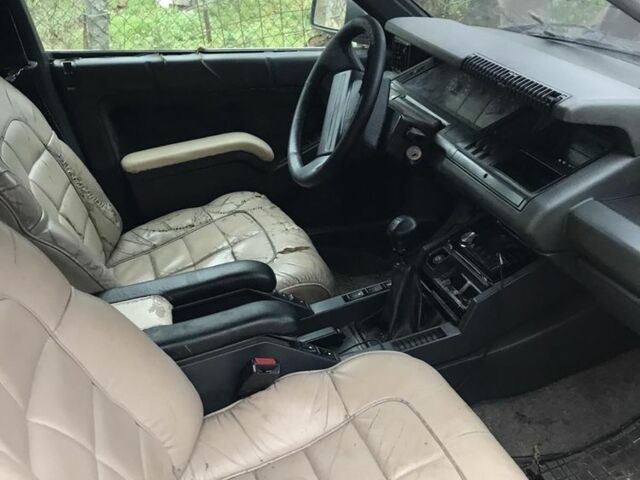 Синий Рено 21, объемом двигателя 2 л и пробегом 250 тыс. км за 300 $, фото 2 на Automoto.ua