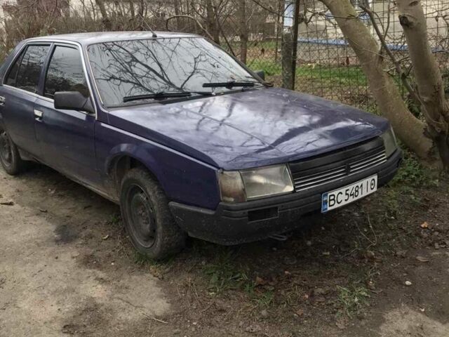 Синий Рено 21, объемом двигателя 2 л и пробегом 250 тыс. км за 300 $, фото 1 на Automoto.ua
