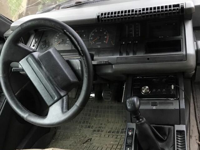 Синий Рено 21, объемом двигателя 2 л и пробегом 250 тыс. км за 300 $, фото 5 на Automoto.ua