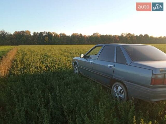 Синий Рено 21, объемом двигателя 1.7 л и пробегом 211 тыс. км за 1300 $, фото 2 на Automoto.ua
