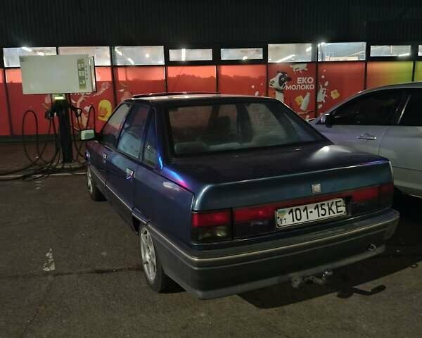 Синий Рено 21, объемом двигателя 1.7 л и пробегом 144 тыс. км за 1450 $, фото 1 на Automoto.ua