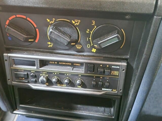 Рено 21 1989 в Обухове на Automoto.ua Синий Рено 21, объемом двигателя 0 л и пробегом 143 тыс. км за 1441 $, фото 1 на Automoto.ua