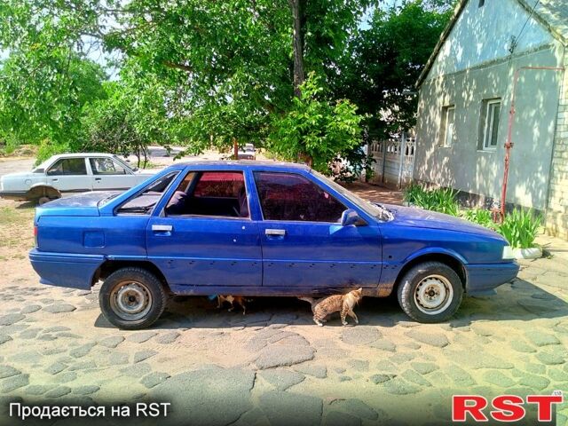 Синий Рено 21, объемом двигателя 1.7 л и пробегом 0 тыс. км за 300 $, фото 3 на Automoto.ua