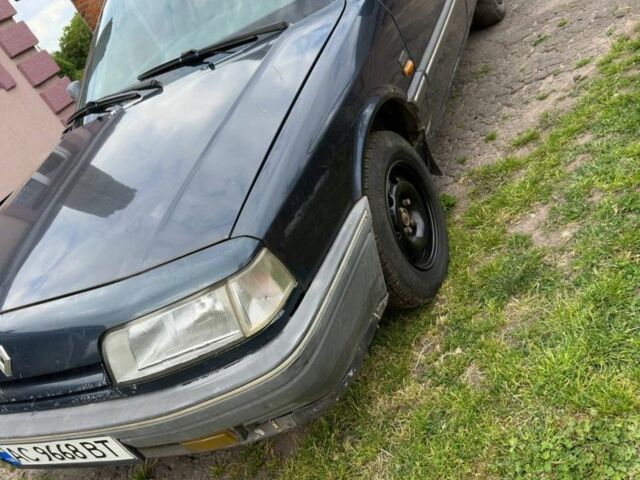 Синий Рено 21, объемом двигателя 1.7 л и пробегом 235 тыс. км за 650 $, фото 5 на Automoto.ua