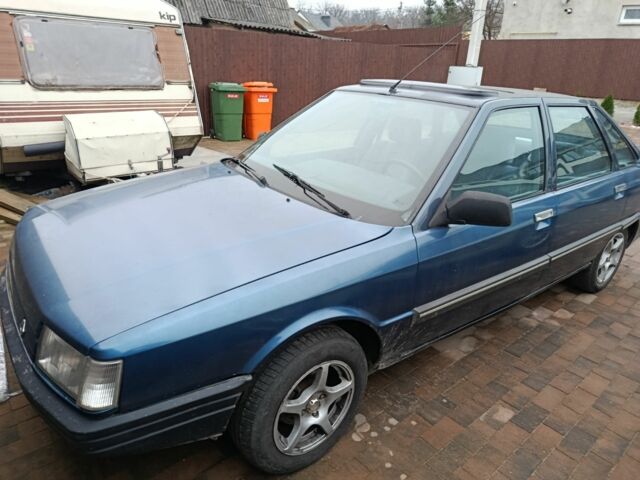 Синий Рено 21, объемом двигателя 1.7 л и пробегом 144 тыс. км за 1450 $, фото 2 на Automoto.ua