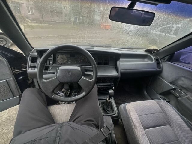 Синий Рено 21, объемом двигателя 1.8 л и пробегом 333 тыс. км за 550 $, фото 16 на Automoto.ua