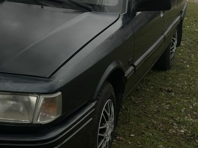 Синий Рено 21, объемом двигателя 1.8 л и пробегом 333 тыс. км за 550 $, фото 1 на Automoto.ua