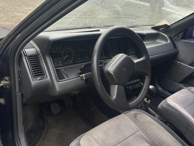 Синий Рено 21, объемом двигателя 1.8 л и пробегом 333 тыс. км за 550 $, фото 19 на Automoto.ua