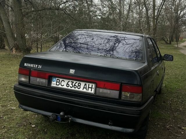 Синий Рено 21, объемом двигателя 1.8 л и пробегом 333 тыс. км за 550 $, фото 5 на Automoto.ua