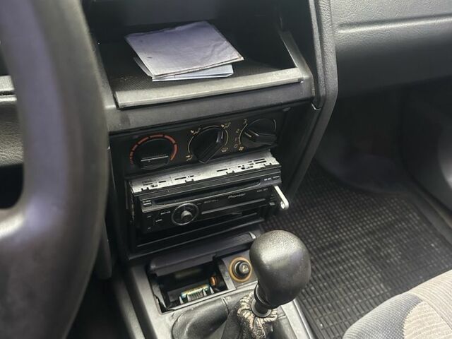 Синий Рено 21, объемом двигателя 1.8 л и пробегом 333 тыс. км за 550 $, фото 14 на Automoto.ua