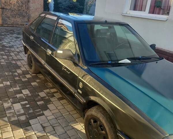 Зелений Рено 21, об'ємом двигуна 1.7 л та пробігом 111 тис. км за 1000 $, фото 2 на Automoto.ua