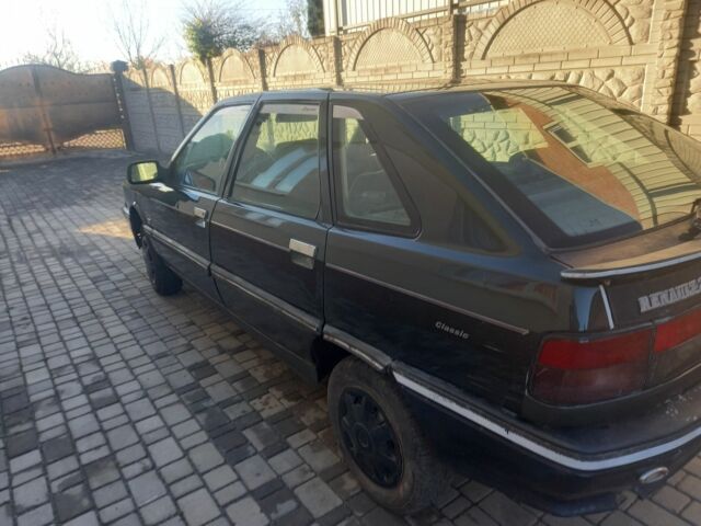 Зеленый Рено 21, объемом двигателя 1.7 л и пробегом 111 тыс. км за 1000 $, фото 4 на Automoto.ua