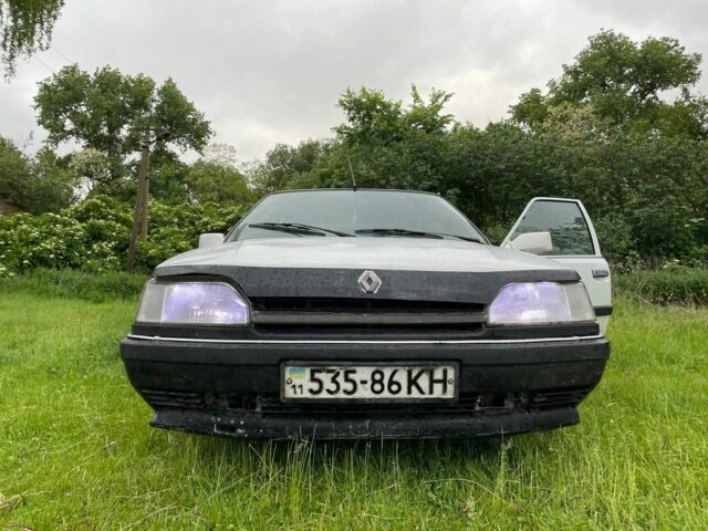 Белый Рено 25, объемом двигателя 2 л и пробегом 458 тыс. км за 858 $, фото 1 на Automoto.ua