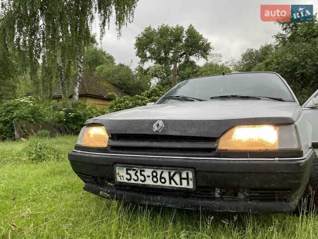 Білий Рено 25, об'ємом двигуна 2.2 л та пробігом 430 тис. км за 750 $, фото 5 на Automoto.ua