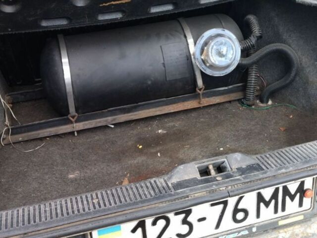 Белый Рено 25, объемом двигателя 2 л и пробегом 180 тыс. км за 663 $, фото 4 на Automoto.ua