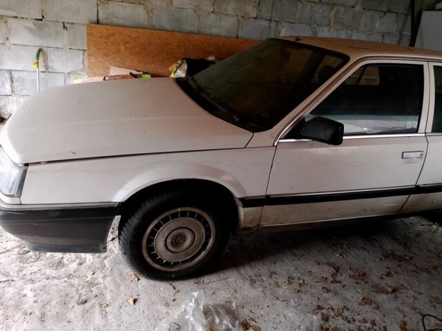 Білий Рено 25, об'ємом двигуна 2 л та пробігом 300 тис. км за 827 $, фото 5 на Automoto.ua