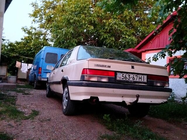 Белый Рено 25, объемом двигателя 2.2 л и пробегом 450 тыс. км за 710 $, фото 3 на Automoto.ua