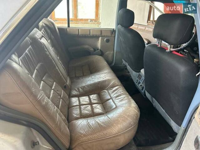 Рено 25 1986 в Ровно на Automoto.ua Рено 25, объемом двигателя 2 л и пробегом 699 тыс. км за 1050 $, фото 3 на Automoto.ua