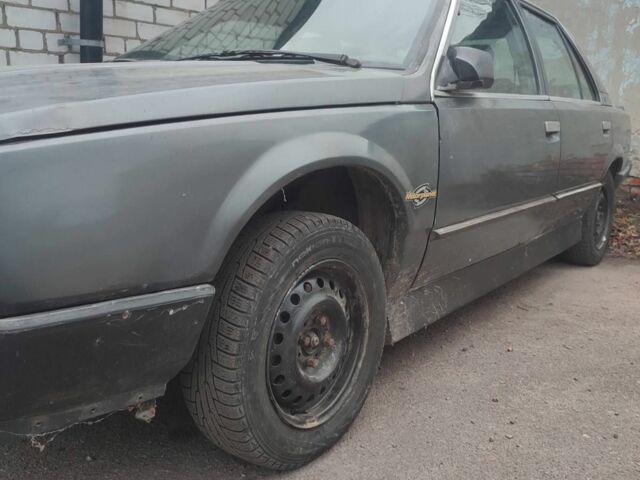 Серый Рено 25, объемом двигателя 0 л и пробегом 300 тыс. км за 300 $, фото 2 на Automoto.ua