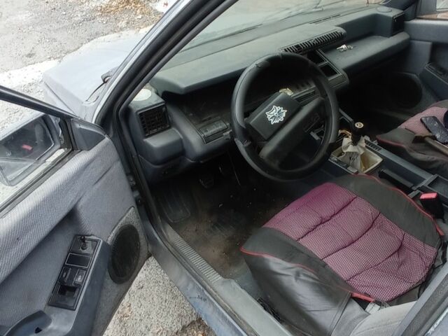 Синий Рено 25, объемом двигателя 2 л и пробегом 123 тыс. км за 334 $, фото 5 на Automoto.ua