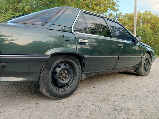 Зеленый Рено 25, объемом двигателя 2.2 л и пробегом 300 тыс. км за 1000 $, фото 3 на Automoto.ua