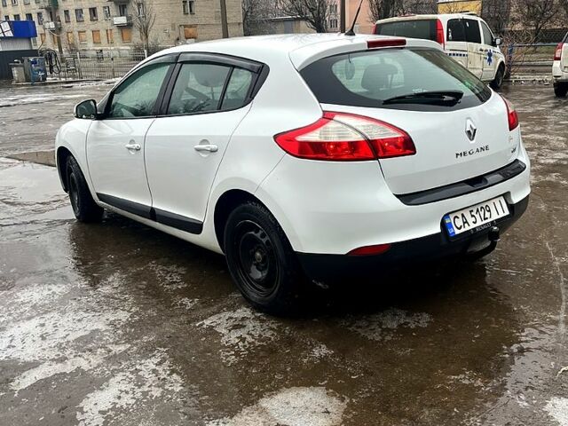 Білий Рено 3, об'ємом двигуна 1.5 л та пробігом 24600 тис. км за 6000 $, фото 5 на Automoto.ua