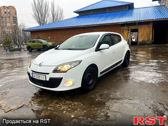 Білий Рено 3, об'ємом двигуна 1.5 л та пробігом 24600 тис. км за 6000 $, фото 2 на Automoto.ua