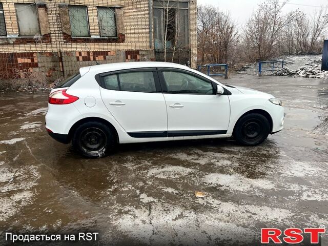 Білий Рено 3, об'ємом двигуна 1.5 л та пробігом 24600 тис. км за 6000 $, фото 7 на Automoto.ua