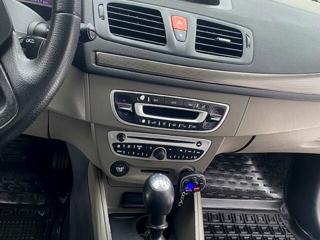 Серый Рено 3, объемом двигателя 1.5 л и пробегом 26300 тыс. км за 6800 $, фото 10 на Automoto.ua