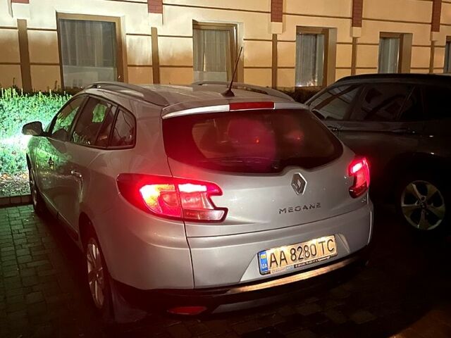 Серый Рено 3, объемом двигателя 1.5 л и пробегом 29800 тыс. км за 5700 $, фото 5 на Automoto.ua