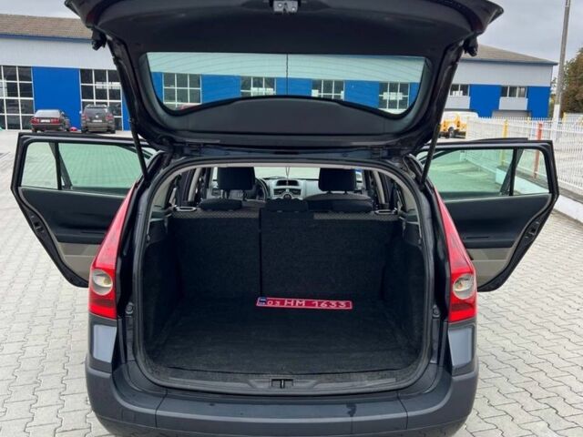 Серый Рено 30, объемом двигателя 0 л и пробегом 140 тыс. км за 4300 $, фото 4 на Automoto.ua