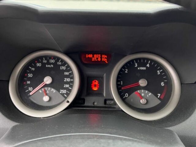 Серый Рено 30, объемом двигателя 0 л и пробегом 140 тыс. км за 4300 $, фото 5 на Automoto.ua