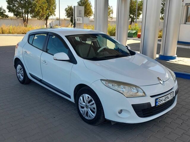 Белый Рено 4, объемом двигателя 1.5 л и пробегом 300 тыс. км за 5999 $, фото 6 на Automoto.ua