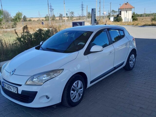 Белый Рено 4, объемом двигателя 1.5 л и пробегом 300 тыс. км за 5999 $, фото 8 на Automoto.ua