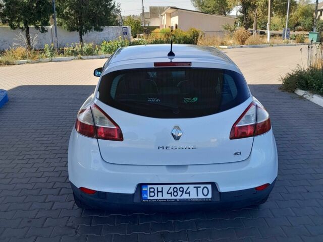 Белый Рено 4, объемом двигателя 1.5 л и пробегом 300 тыс. км за 5999 $, фото 4 на Automoto.ua