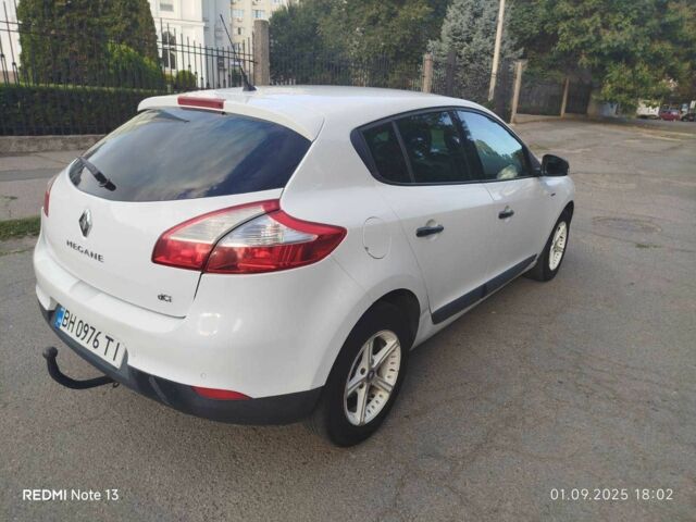 Рено 4 2011 у Одесі на Automoto.ua Білий Рено 4, об'ємом двигуна 1.5 л та пробігом 278 тис. км за 5500 $, фото 5 на Automoto.ua