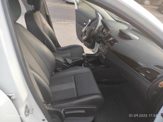 Рено 4 2011 у Одесі на Automoto.ua Білий Рено 4, об'ємом двигуна 1.5 л та пробігом 278 тис. км за 5500 $, фото 9 на Automoto.ua