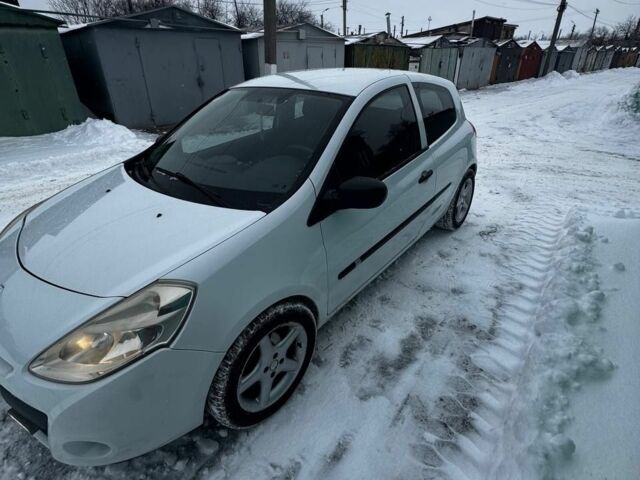 Білий Рено 4, об'ємом двигуна 1.5 л та пробігом 245 тис. км за 5000 $, фото 3 на Automoto.ua