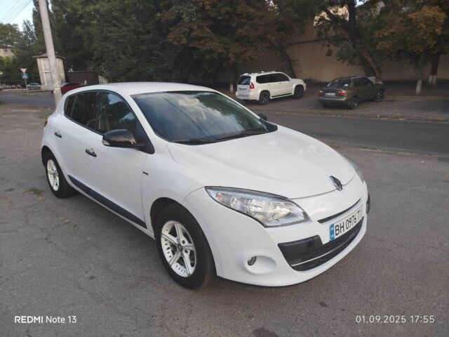 Рено 4 2011 у Одесі на Automoto.ua Білий Рено 4, об'ємом двигуна 1.5 л та пробігом 278 тис. км за 5500 $, фото 2 на Automoto.ua