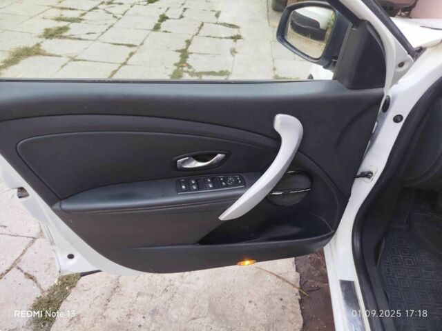 Рено 4 2011 у Одесі на Automoto.ua Білий Рено 4, об'ємом двигуна 1.5 л та пробігом 278 тис. км за 5500 $, фото 15 на Automoto.ua