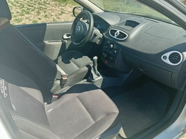 Білий Рено 4, об'ємом двигуна 1.1 л та пробігом 158 тис. км за 4003 $, фото 4 на Automoto.ua