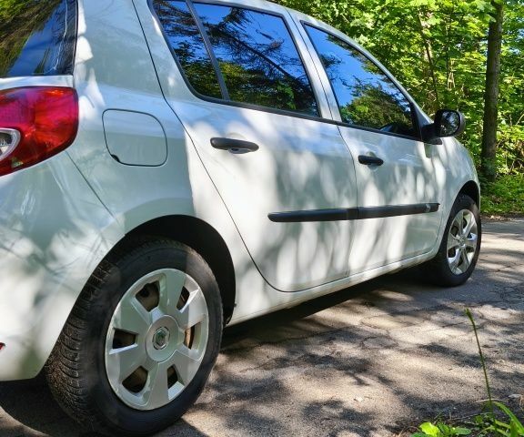 Белый Рено 4, объемом двигателя 1.1 л и пробегом 222 тыс. км за 5500 $, фото 5 на Automoto.ua