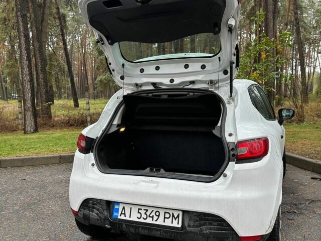 Белый Рено 4, объемом двигателя 1.5 л и пробегом 250 тыс. км за 5700 $, фото 10 на Automoto.ua