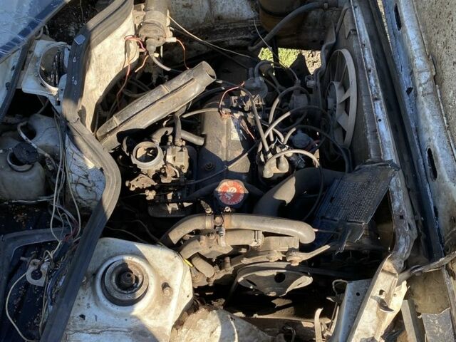 Белый Рено 4, объемом двигателя 1.1 л и пробегом 3 тыс. км за 450 $, фото 2 на Automoto.ua