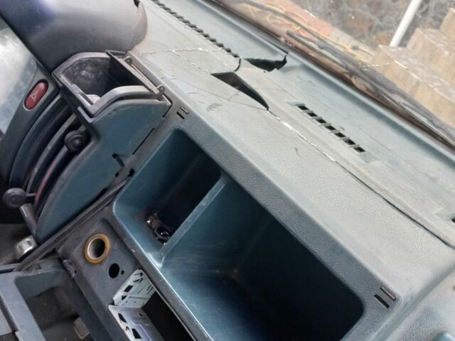 Белый Рено 4, объемом двигателя 2.1 л и пробегом 365 тыс. км за 1700 $, фото 7 на Automoto.ua